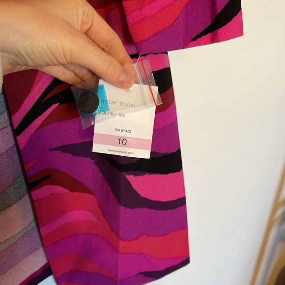 Danny & Nicole 3/4 Sleeve Stripe Jacket Sheath Dress Size 10 Fusia Blk NWT - Picture 8 of 9